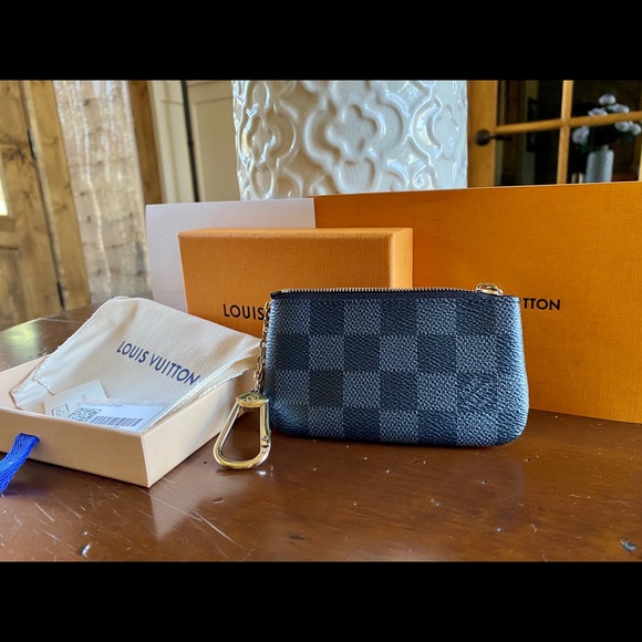 NWT AUTHENTIC LV POCHETTE CLE! - Picture 13 of 16